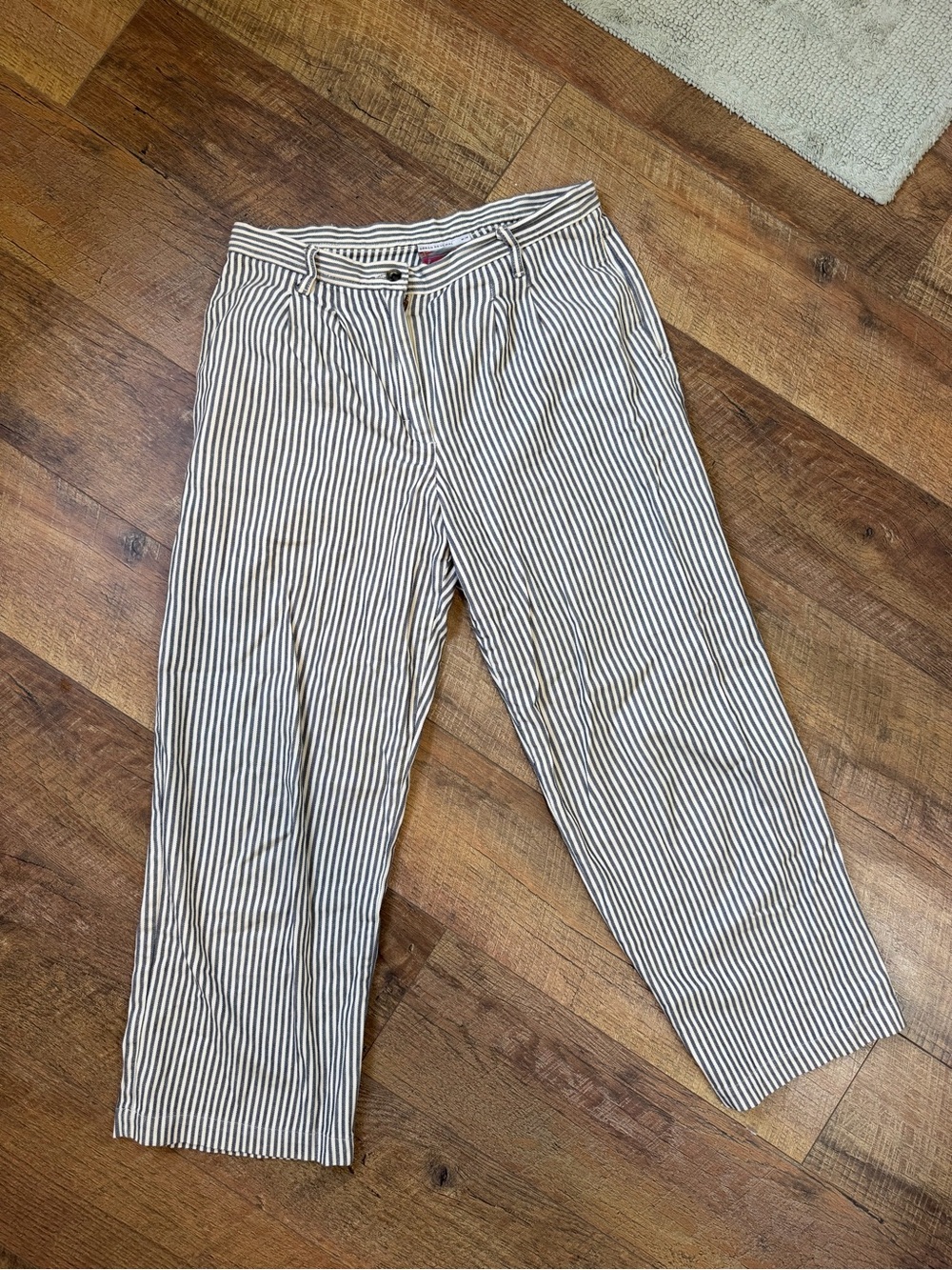 Urban Renewal Striped Lightweight Cropped Wide Legged Pants - White & Navy